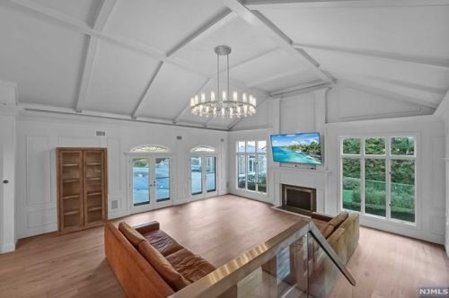 2 Toboggan Rdg Rd, Upper Saddle River NJ 07458-2521 exterior