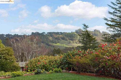 1060 Overlook Rd, Berkeley CA 94708-1712 exterior
