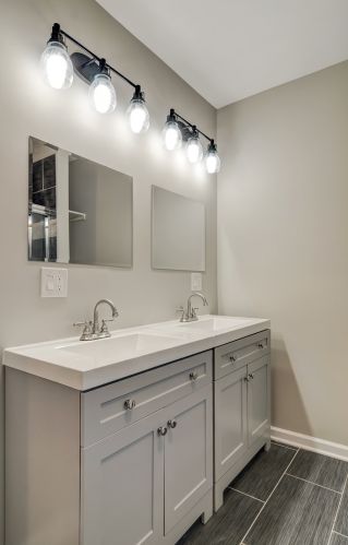 628 15 Ave, Broadview IL 60153-1204 exterior