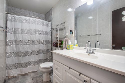 2441 Reynolds St, Meskegon MI  49444-1565 exterior