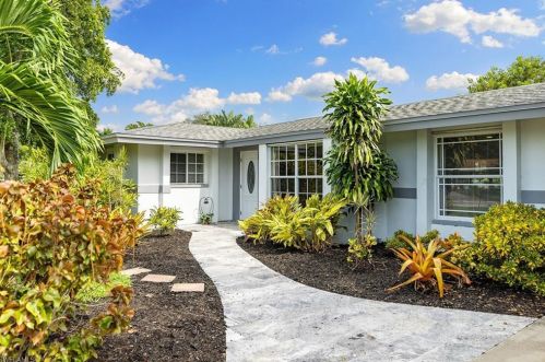 28 Maui Cir, Naples, FL 34112-3724