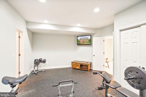 17675 Tobermory Pl, Leesburg VA 20175-7053 exterior