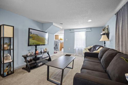 13 Stark Ave, Dover NH 03820-4225 exterior