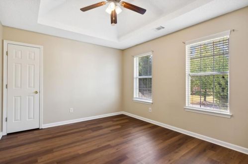 1560 Rogers Crossing Dr, Lithonia GA  30058-7005 exterior