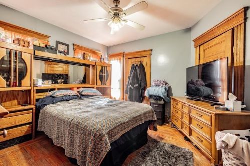 19 Parkwood St, Springfield MA 01108-2609 exterior