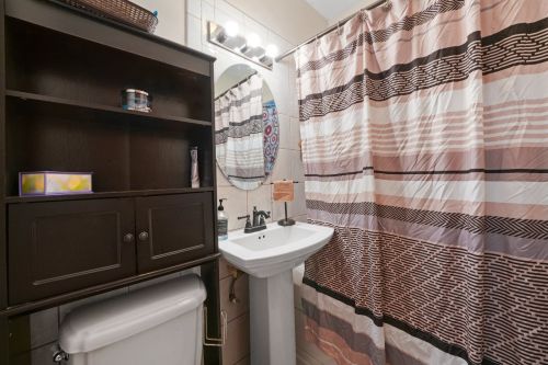 4514 Schubert Ave, Chicago IL 60614-1505 exterior