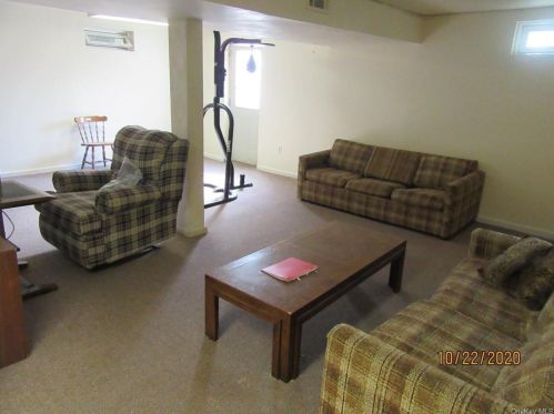 48 Connors Rd, Middletown NY 10941-1832 exterior