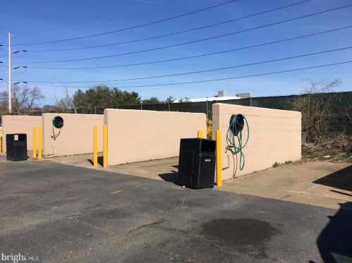 1418 Martha Custis Dr, Alexandria VA 22302-2028 exterior