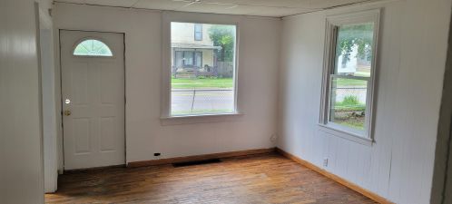 230 Michigan Ave, Three Rivers MI 49093-2122 exterior