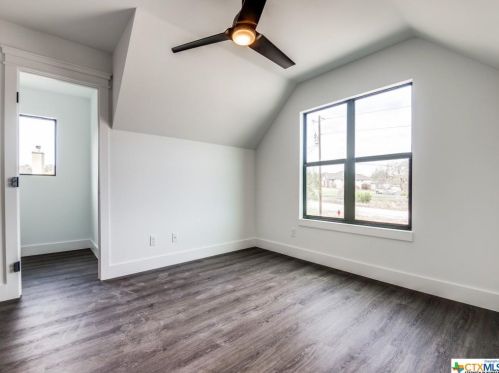 340 Warbler Dr, Spring Branch TX 78070-5064 exterior