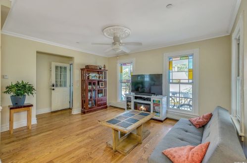 222 Cedar Ln, Babylon NY  11702-4417 exterior