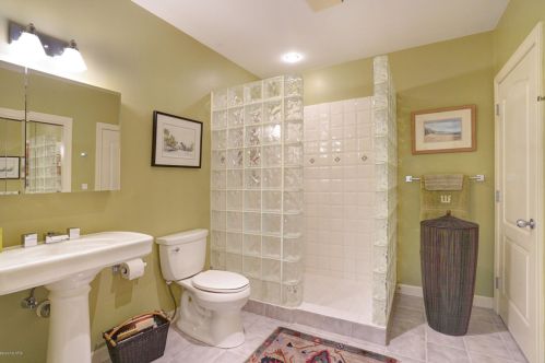 7383 Buccaneer Dr, Grand Rapids MI 49546-9104 exterior