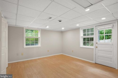 1423 Crestridge Dr, Silver Spring MD 20910-1535 exterior