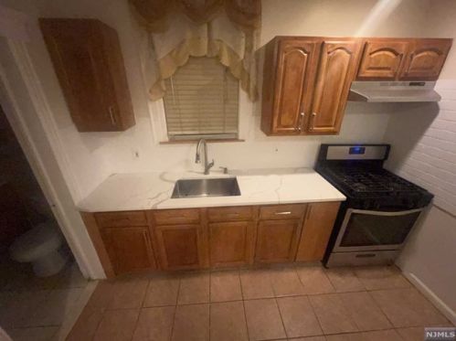 66 Berkshire Pl, Irvington NJ  07111-4017 exterior