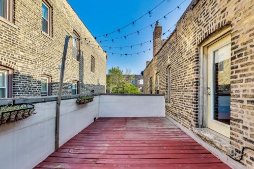 2324 Armitage Ave, Chicago IL 60647-4342 exterior