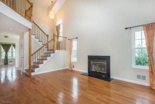 9 Apache Way, Millstone NJ  08876-5475 exterior