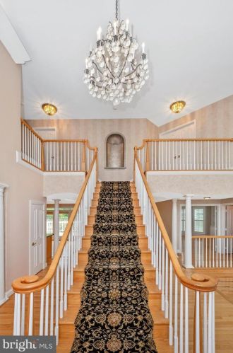 17531 Applewood Pl, Rockville MD 20855-1559 exterior