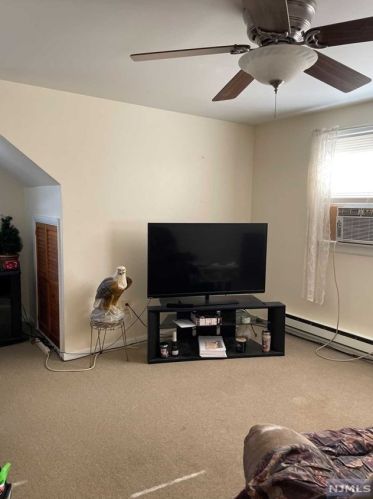 63 6th Ave, Paterson NJ  07506-1403 exterior