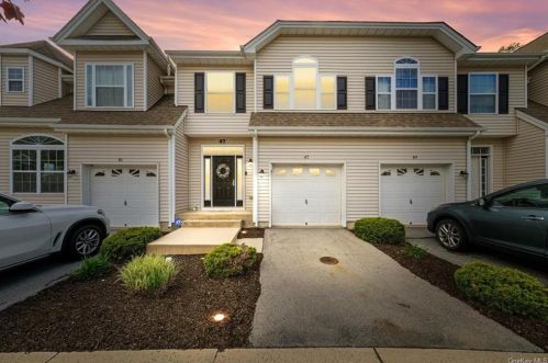 47 Pinto Rd, Middletown, NY 10941-1304