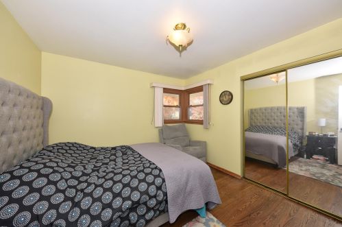 5606 Prt Ave, Milwaukee WI 53223-4121 exterior