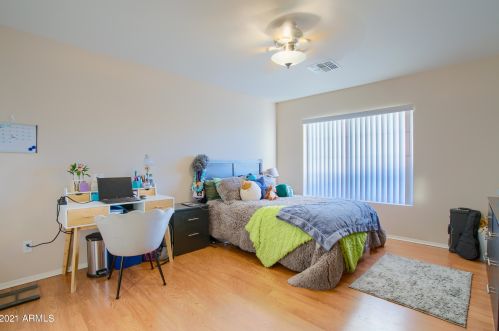 33907 23 Dr, Phoenix AZ 85027-4137 exterior