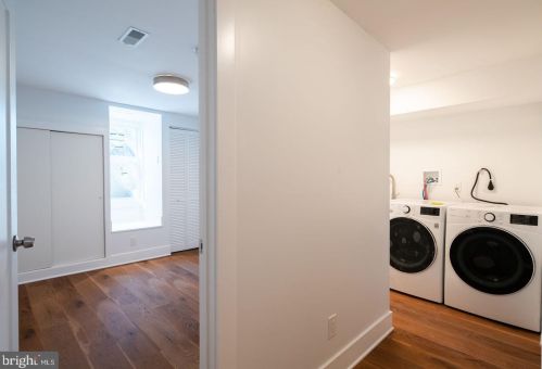 2833 Jackson St, Philadelphia PA  19145-2426 exterior