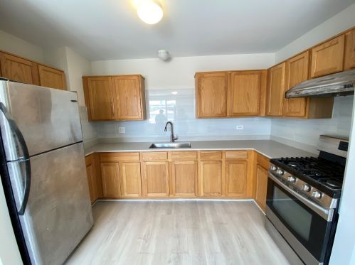 522 26th St, Chicago, IL 60616-4618