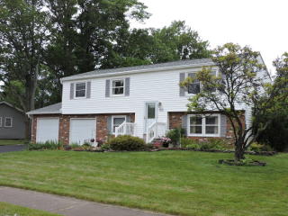 152 Brooklea Dr, Rochester, NY 14624-2729