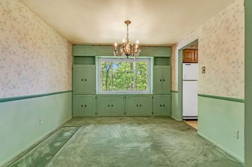 699 Fruithurst Dr, Pittsburgh PA 15228-2534 exterior