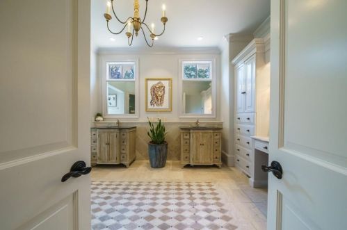 4515 Conway Dr, Atlanta GA 30327-3535 exterior