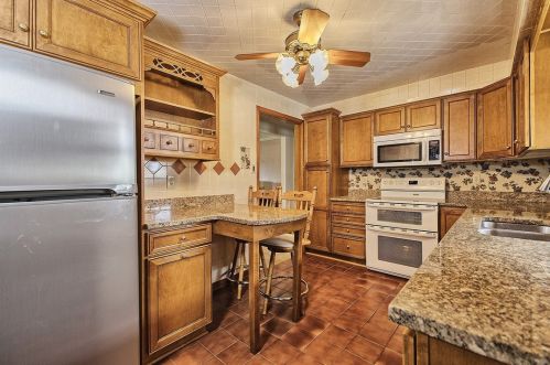 1976 Anna Ave, Pittsburgh PA 15122-3604 exterior