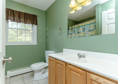 1893 Upper Maple St, Killingly CT 06241-1513 exterior