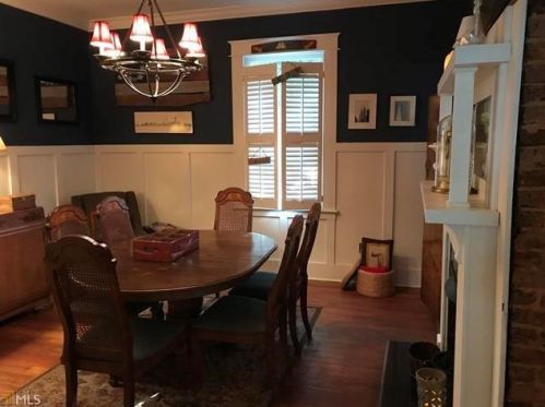 1528 Cambridge Ave, Atlanta GA 30337-2110 exterior