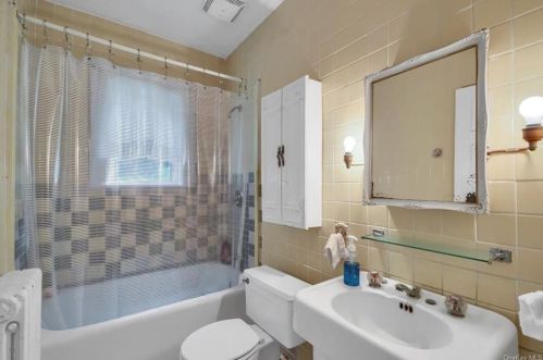 64 Prospect Ave, Valhalla NY 10595-1925 exterior