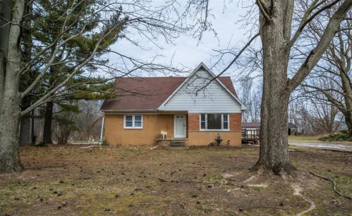 6420 Lobdell Rd, Linden, MI 48451-9046