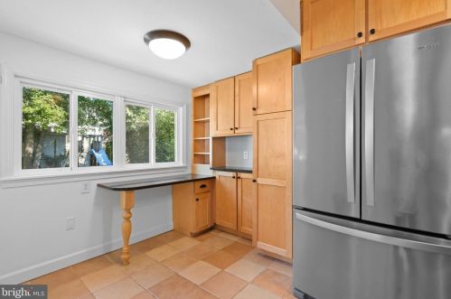 16 Masonic View Ave, Alexandria VA  22301-2204 exterior