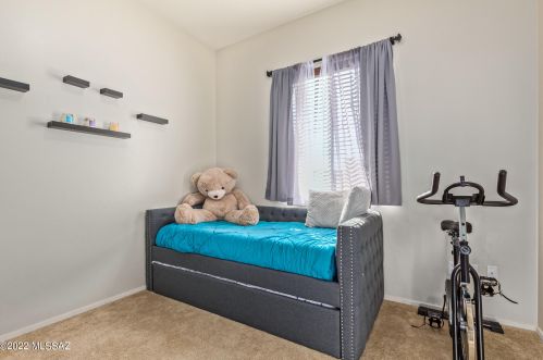 8770 Perry Park Cir, Tucson AZ  85730-1302 exterior