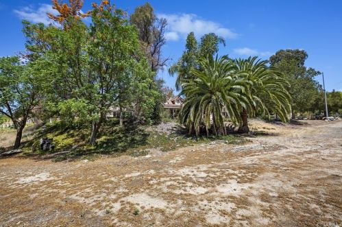 38325 De Portola Rd, Temecula CA 92592-8984 exterior