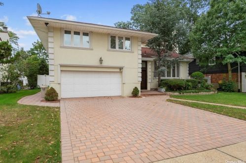 606 June Pl, Valley Stream, NY 11581-3024