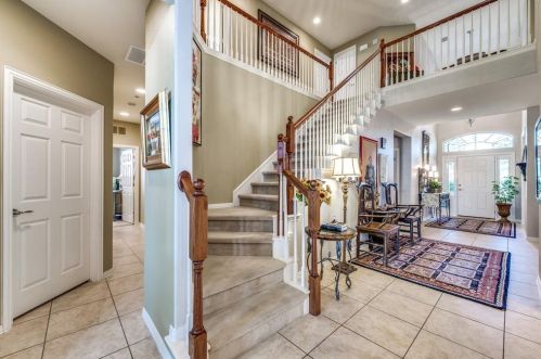 564 Burning Oak, Frisco TX 75034-8830 exterior