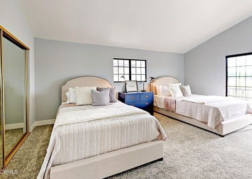 2311 Victoria Ave, Oxnard CA 93035-2969 exterior