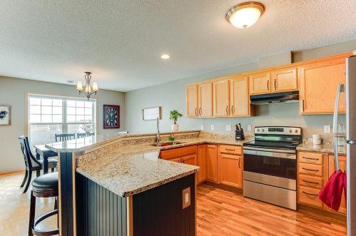 114113 Hundertmark Rd, Chaska MN  55318-4522 exterior