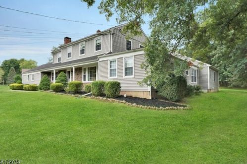 952 Ardsley Ln, Bridgewater, NJ 08807-1146