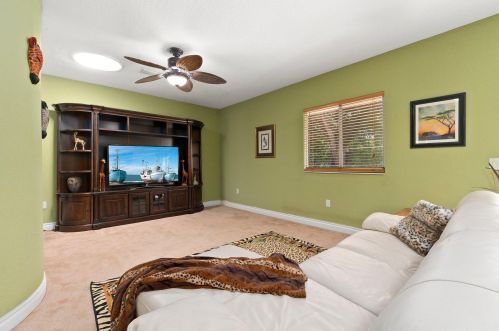 1718 Ocean Cove Ave, Fort Pierce FL  34953-2450 exterior