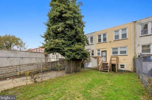 4610 Woodland Ave, Camden NJ 08110-6430 exterior