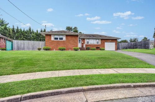 10 Conover Ct, Edison, NJ 08817-4434