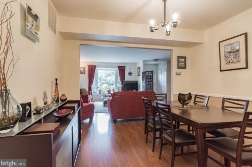 11920 Bargate Ct, Rockville MD 20852-4117 exterior