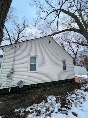 3234 5 St, Meskegon MI 49444-2910 exterior