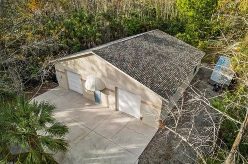 5341 Hickory Wood Dr, Naples FL 34119-1404 exterior