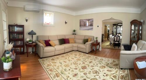 1804 Bussing Ave, Bronx NY 10466-2032 exterior